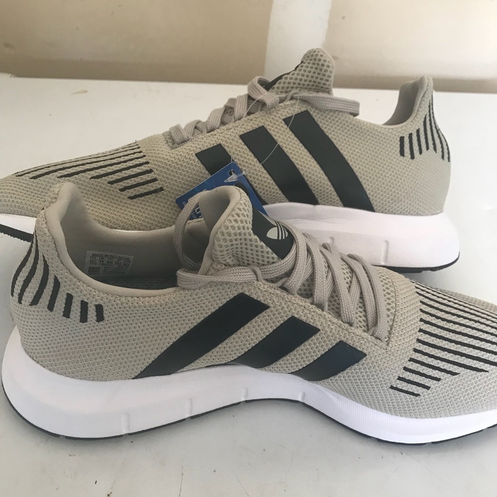 Adidas Swift Run - Picture 3 of 6